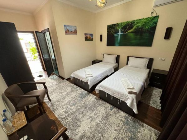 Buxoroyi Sharif Hotel