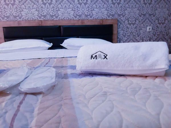 Max Hostel
