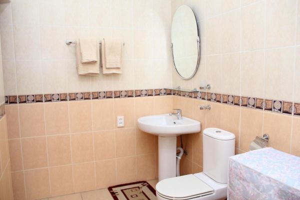 Chinara Guest House