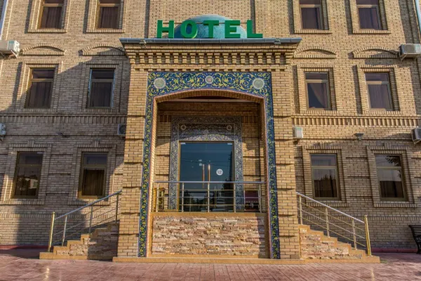 Karvon-Saroy Hotel