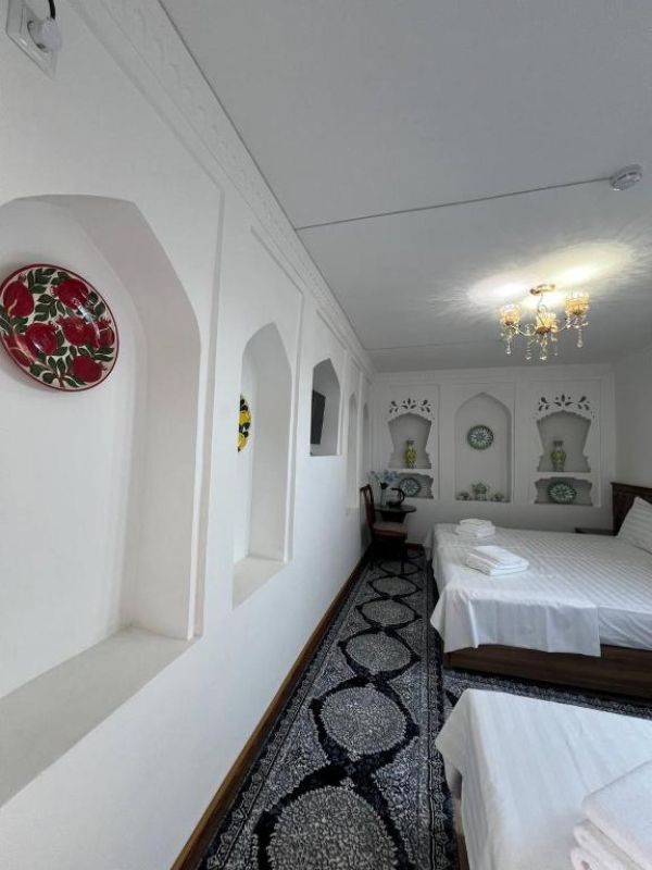 Vaziri A'zam Hotel