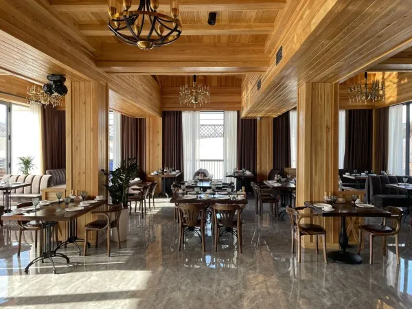 LE CHALET MONT And RESTAURANT