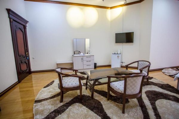Izumrud Hotel