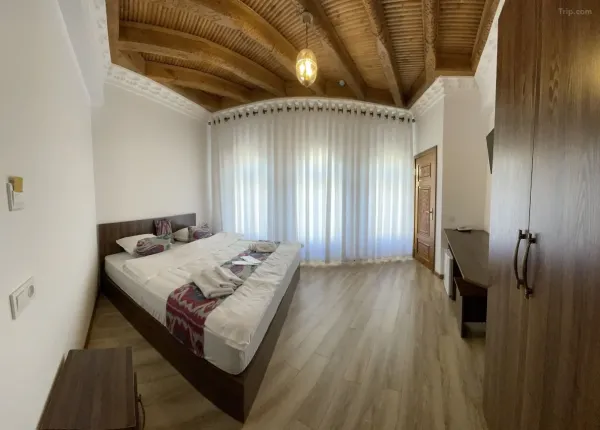 Mahbubakhon Guest house in old city