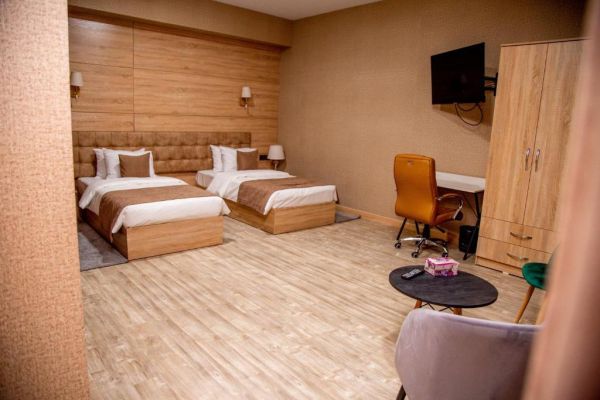 Central Palace Hotel