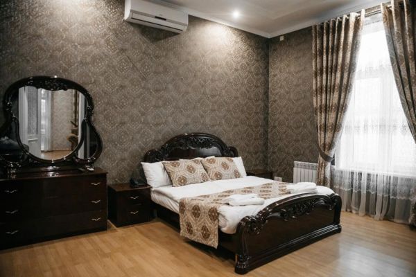 Shahlo Hotel