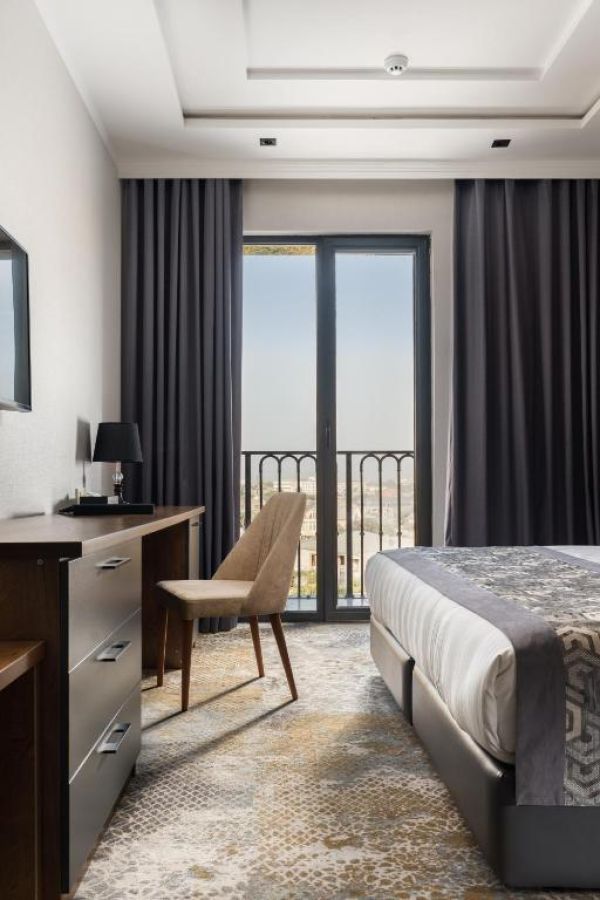 Shamsan Airport Hotel