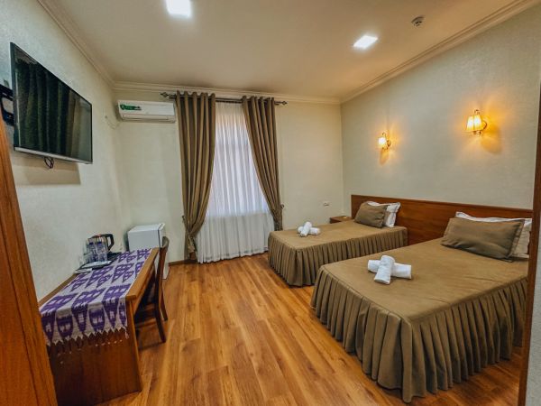 Pakhlavon Hotel