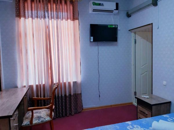 Max Hostel