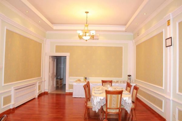 Diamond Plaza Hotel