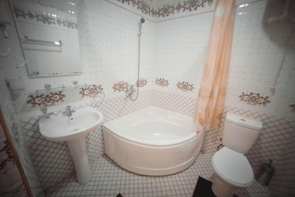 Oqilanur Guest House
