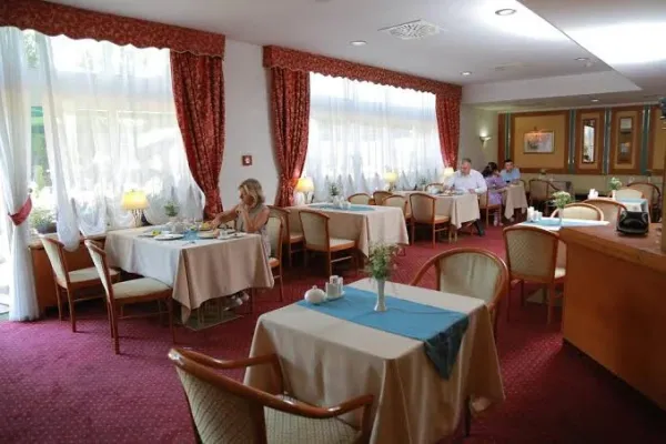 Shodlik Palace Hotel