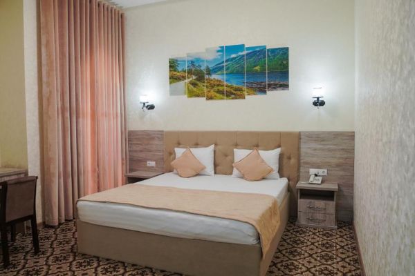 Level Business Hotel