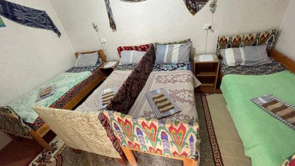 Hoja Kalonning "biz do'stlardamiz" mehmon uyi