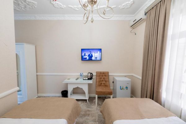 Hotel Billuri Sitora