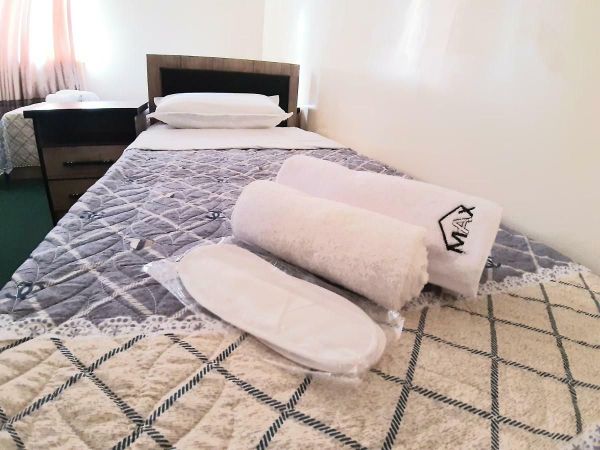 Max Hostel