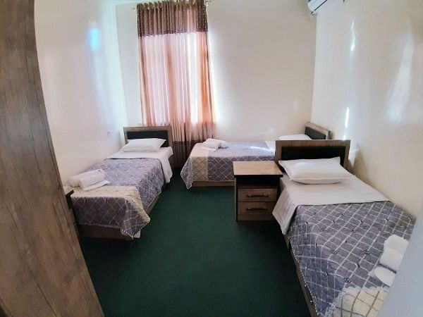 Max Hostel