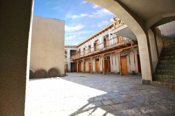 Lyabi-House Hotel