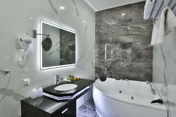 Paradise Plaza Luxury Hotel