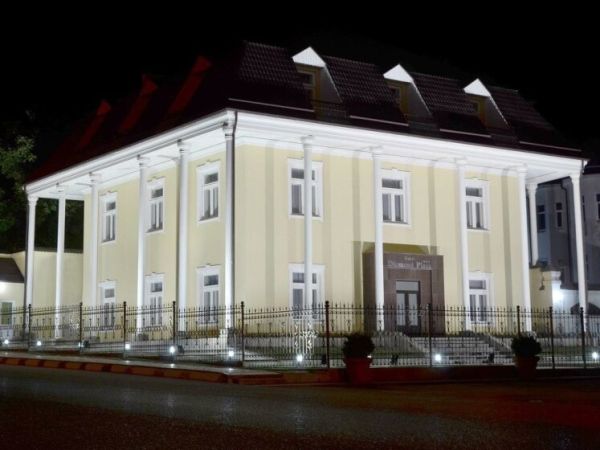 Diamond Plaza Hotel