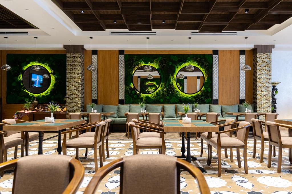 Shamsan Airport Hotel