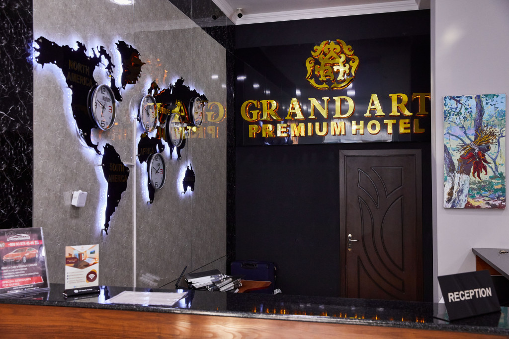 Grand Art