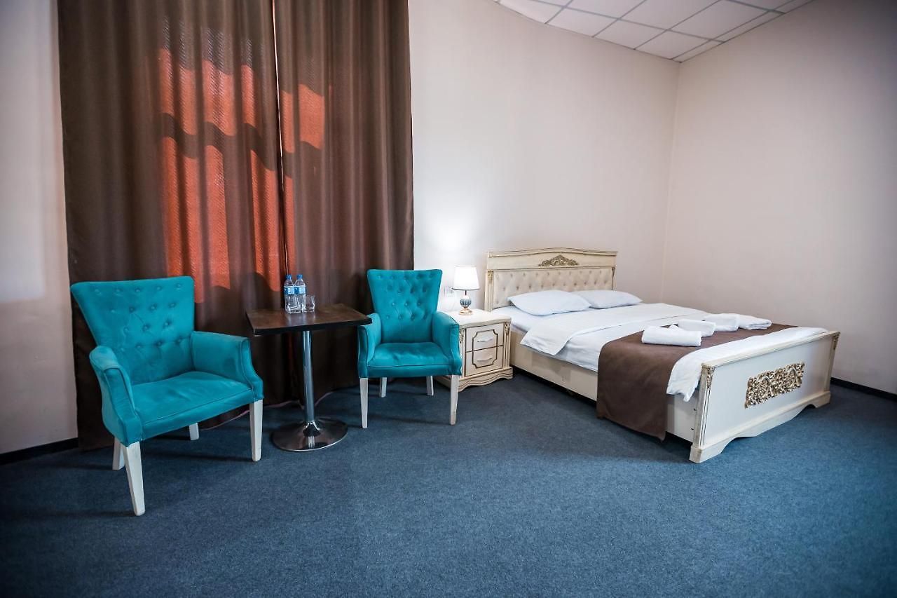 Triangle Hotel