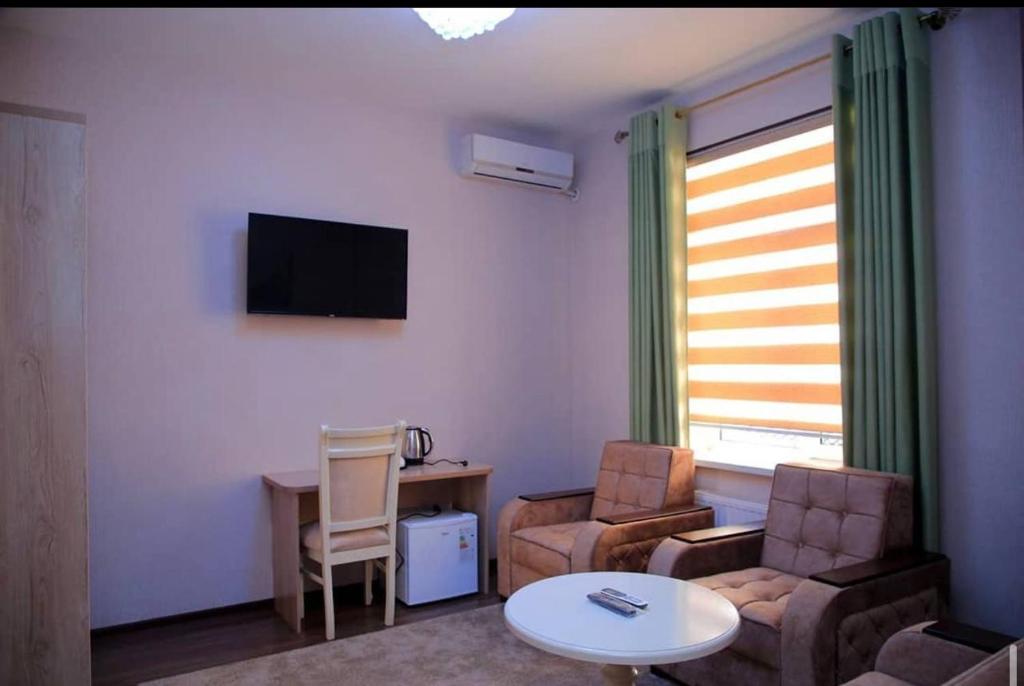 BOUTIQUE LUXE HOUSE