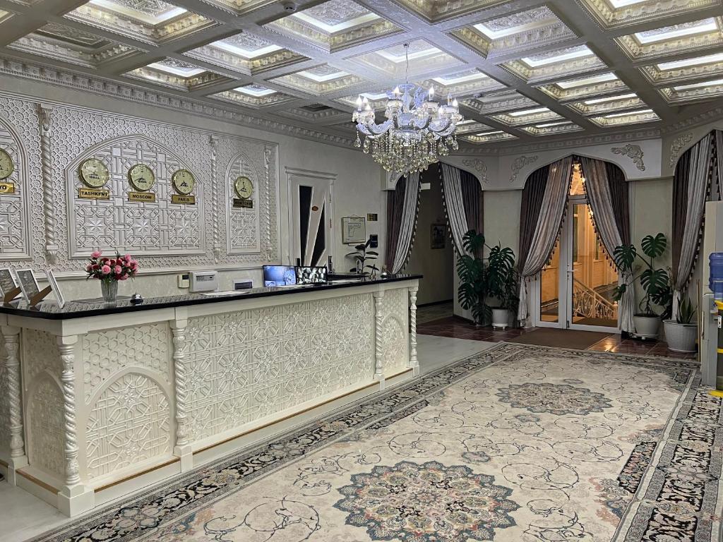 Ideal Hotel