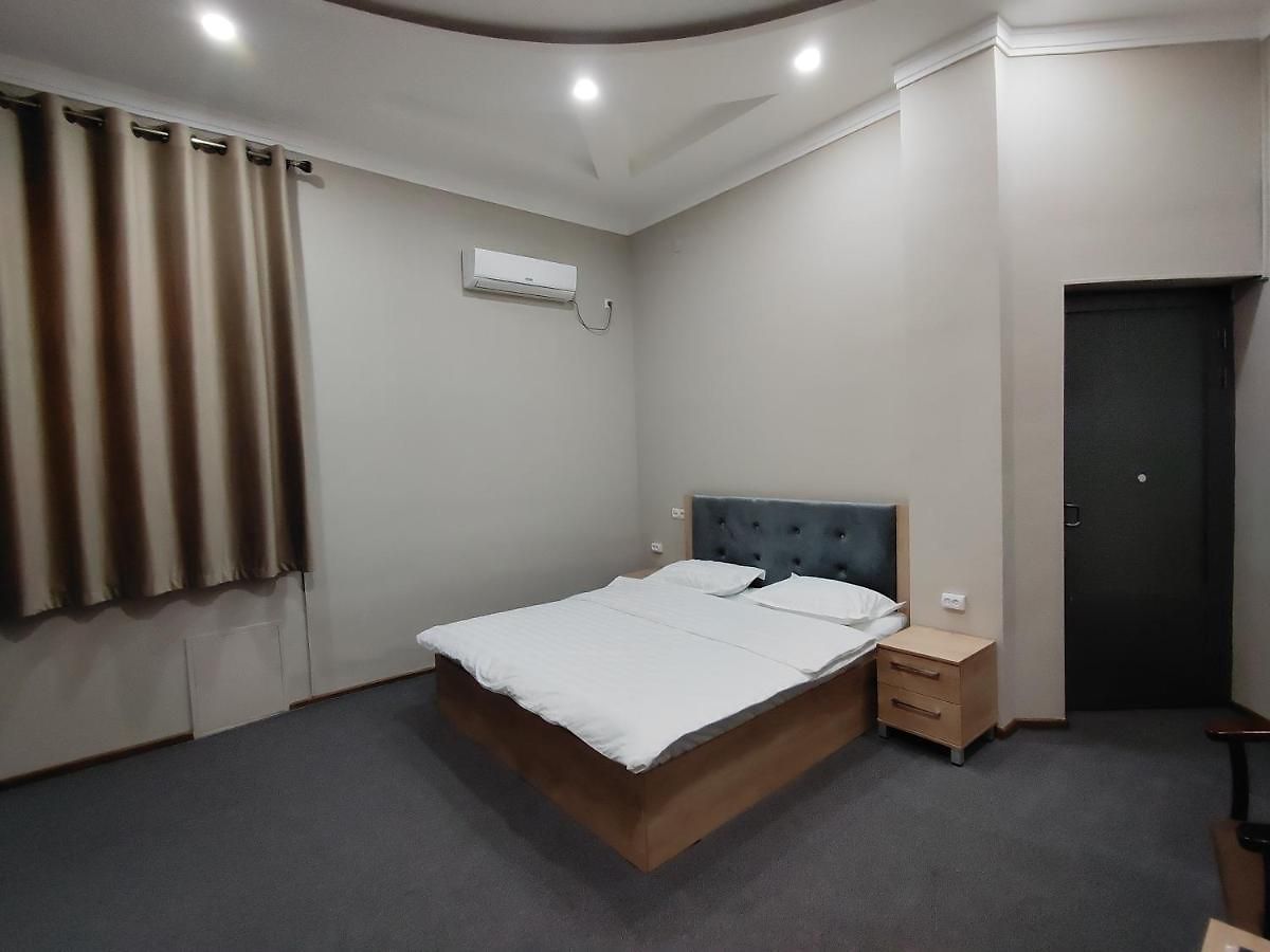 Hide Hotel
