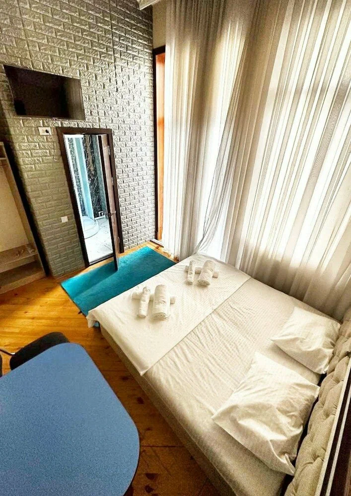 Next Hotel