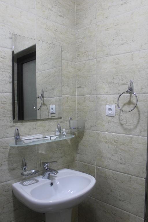 Taxtapul Hotel