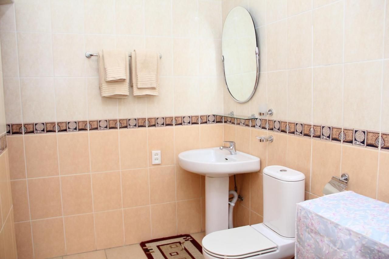Chinara Guest House