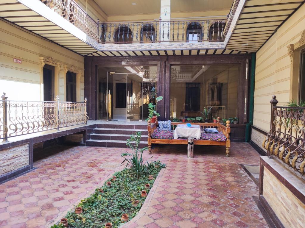 Hotel Shahram Plus Sh