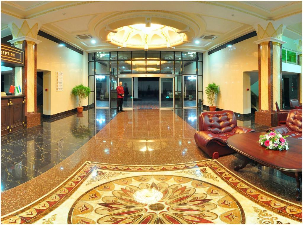 Golden Valley Hotel