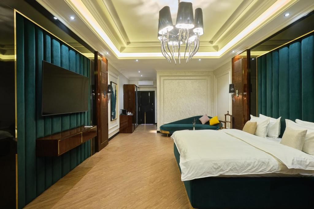 East Star Hotel