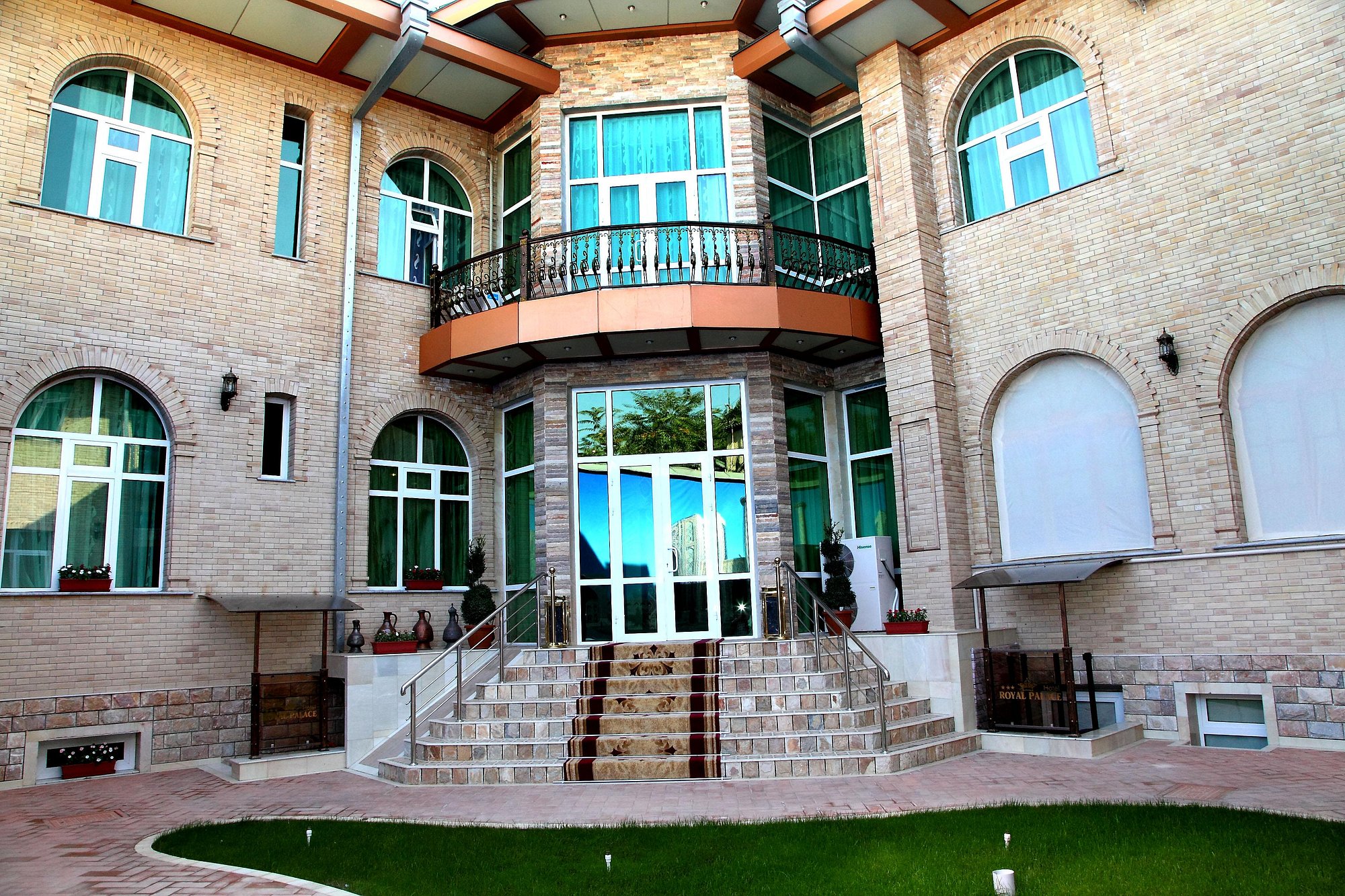 Royal Palace Hotel