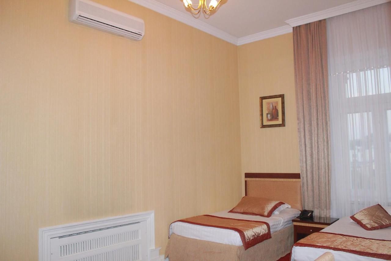 Diamond Plaza Hotel