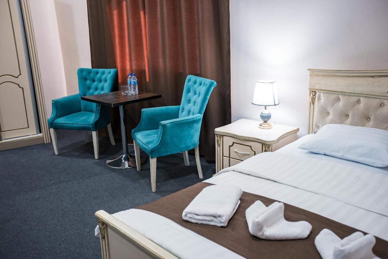 Triangle Hotel