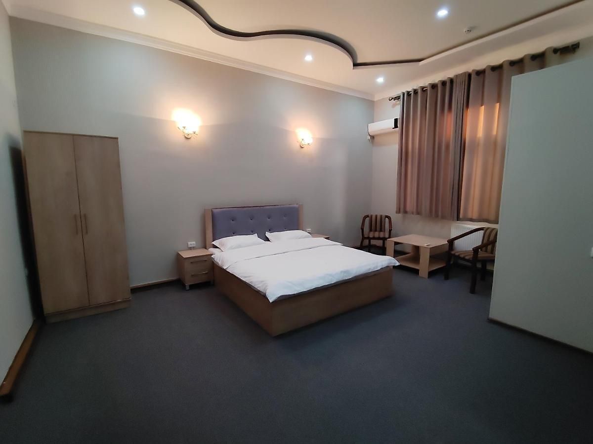 Hide Hotel