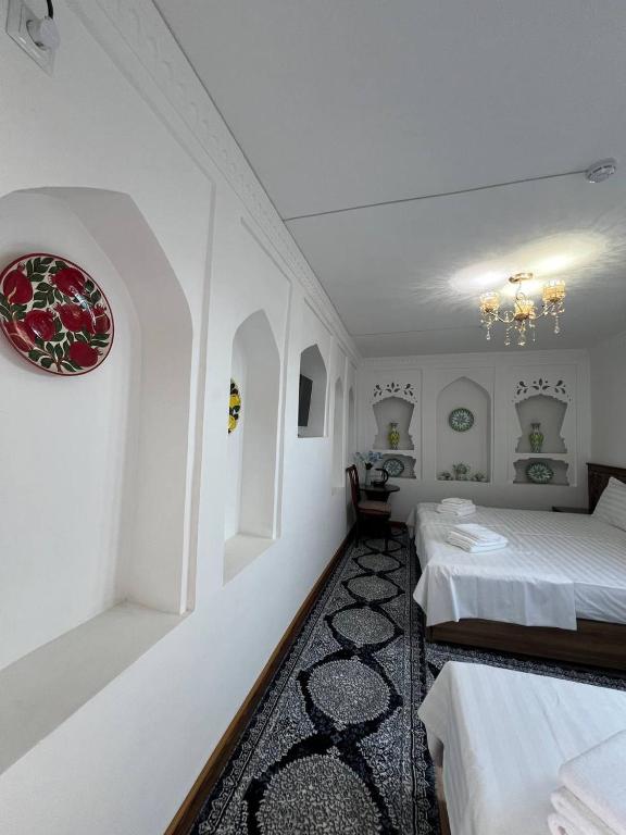 Vaziri A'zam Hotel