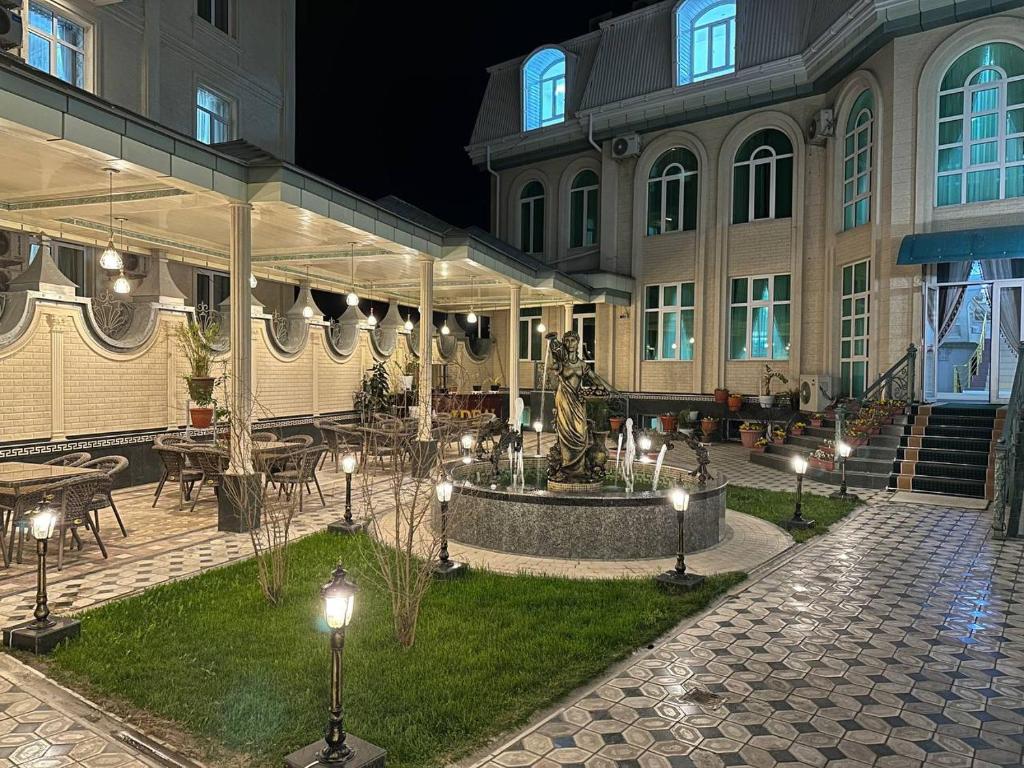 Ideal Hotel