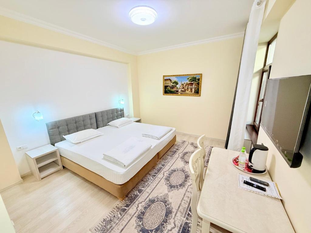 Samarkand Travel Hotel