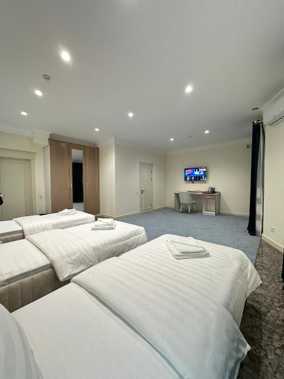 Nur Makon Hotel