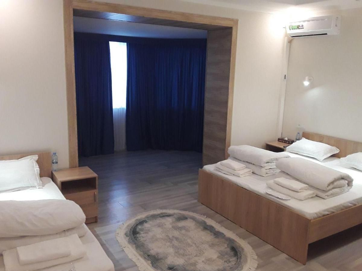 Azmir Hotel