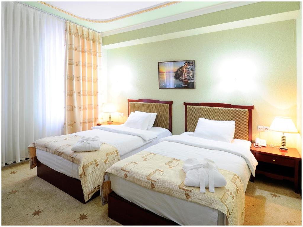 Golden Valley Hotel