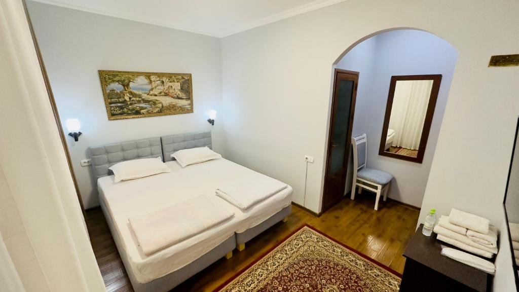 Samarkand Travel Hotel