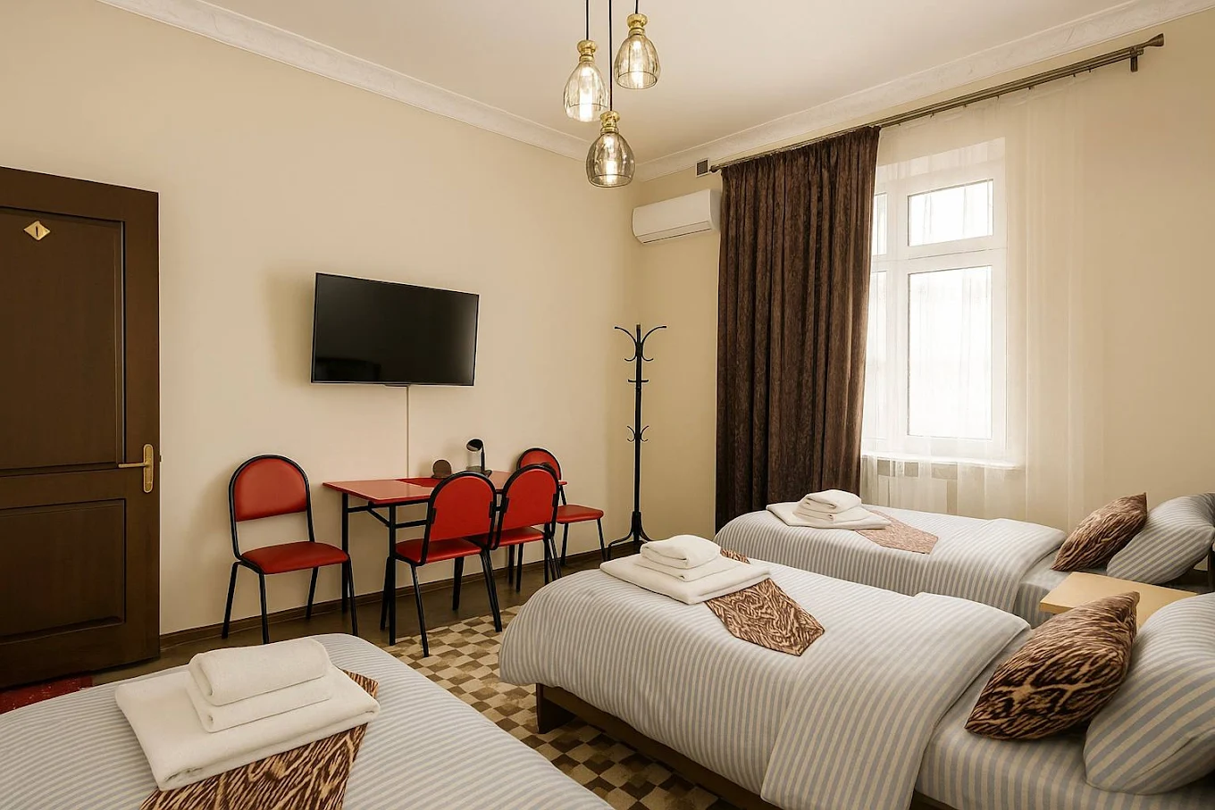 Sam Greenhouse Hostel