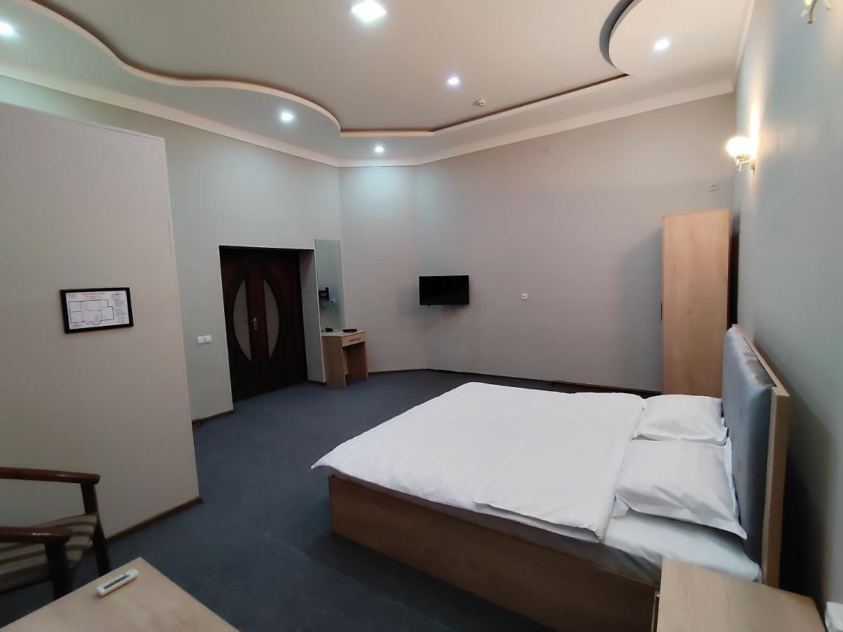 Hide Hotel