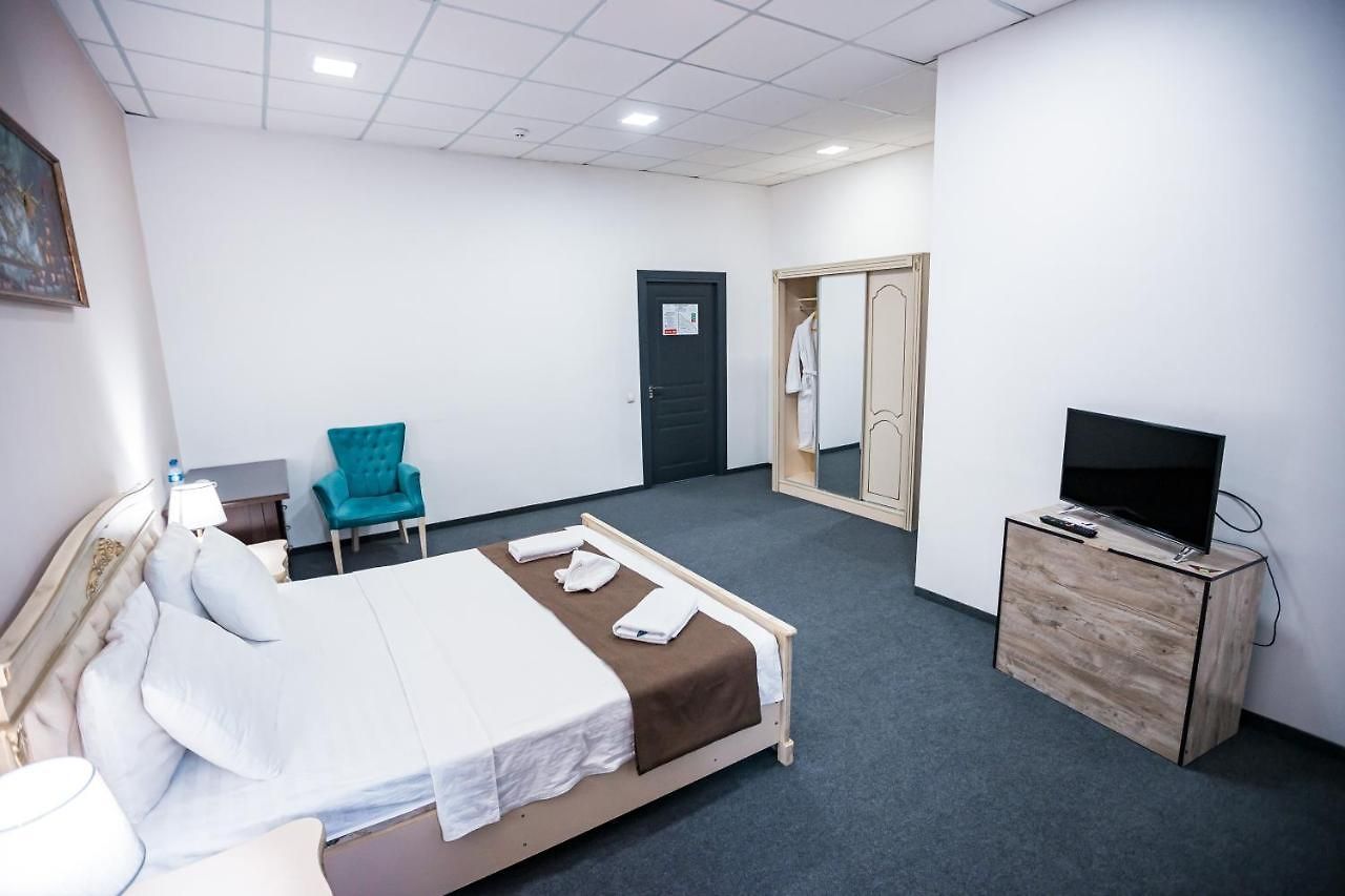 Triangle Hotel